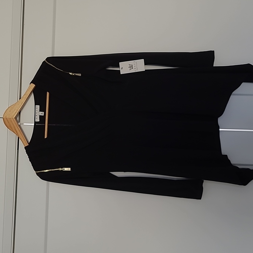 Women's  Chaus New York soft flowing top.  Size M  Rich black